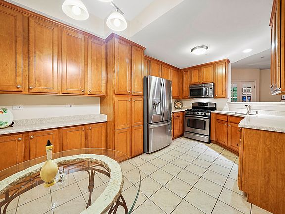 5th image of 2700 Summit Dr APT 104