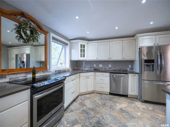 444 Mountview Road, Yorkton, SK S3N 2L3