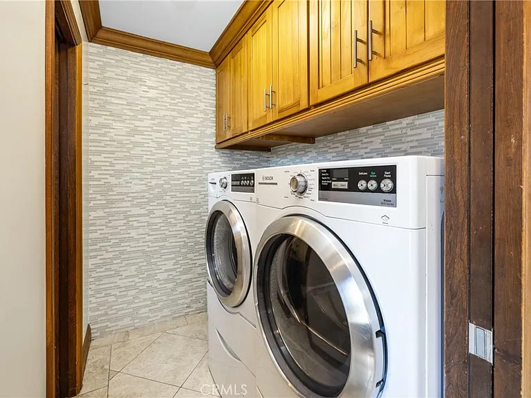 401 Holmwood Dr — Photo 18