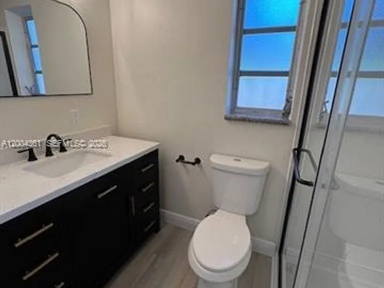 2500 SW 58th Ave — Photo 12