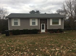 916 Coker Rd, Maryville, TN 37801