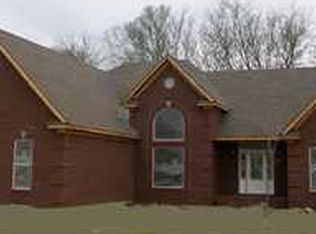 301 Wyndham Ct, Muscle Shoals, AL 35661