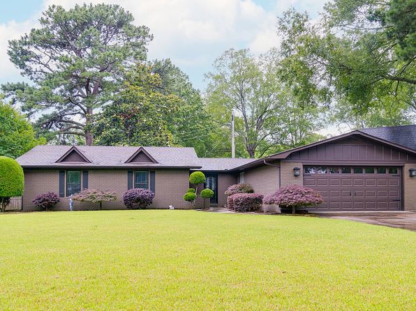 11 Red Oak Dr