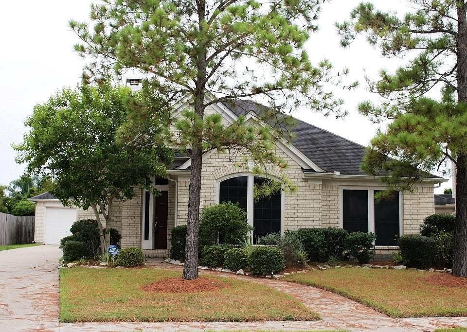 1st image of 3711 Temple Dr