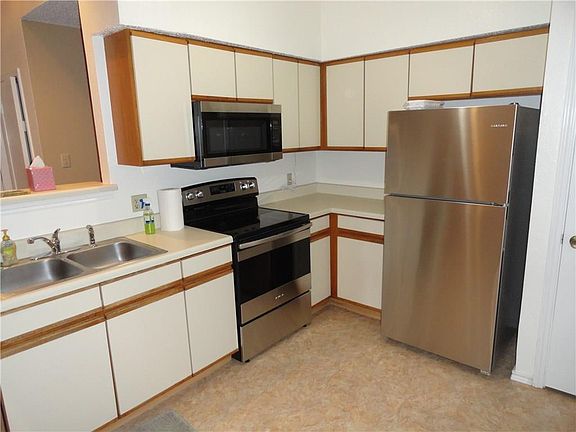 4th image of 2110 Cottage Oak Ln