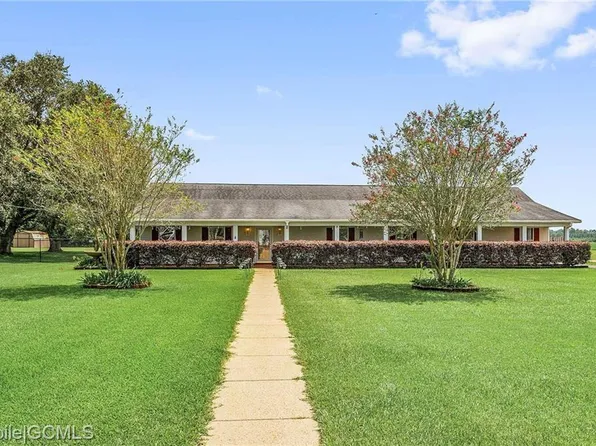 10051 Country Rd, Mobile, AL 36695