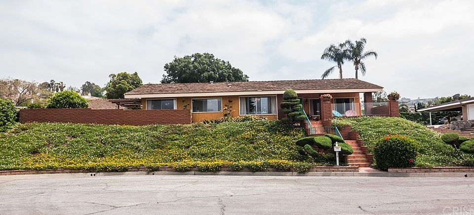 1st image of 2419 Crescent View Dr