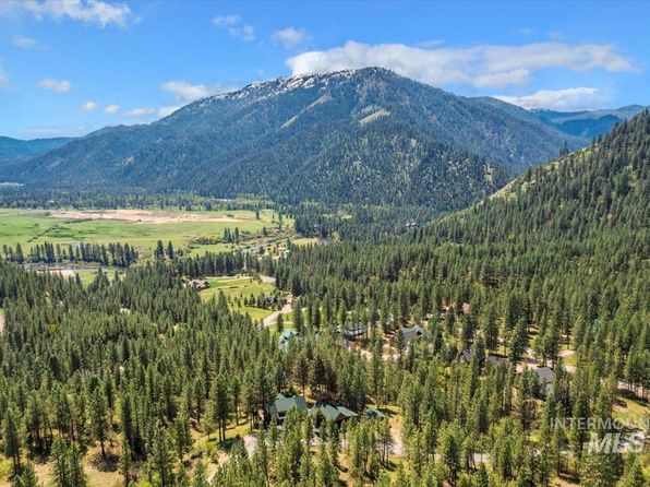 93 Blue Shadow Dr, Garden Valley, ID 83622