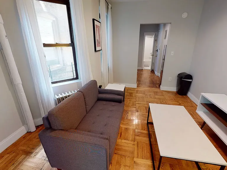 715 E 5th St #3C — Photo 8