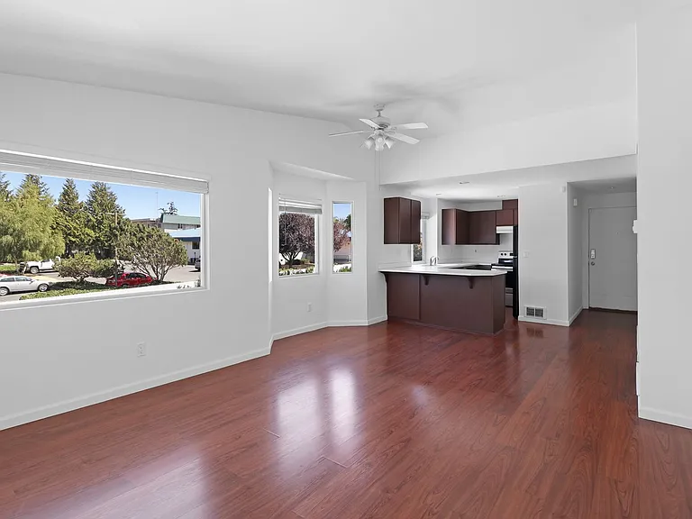 730 SE 8th Ave #H202 — Photo 6