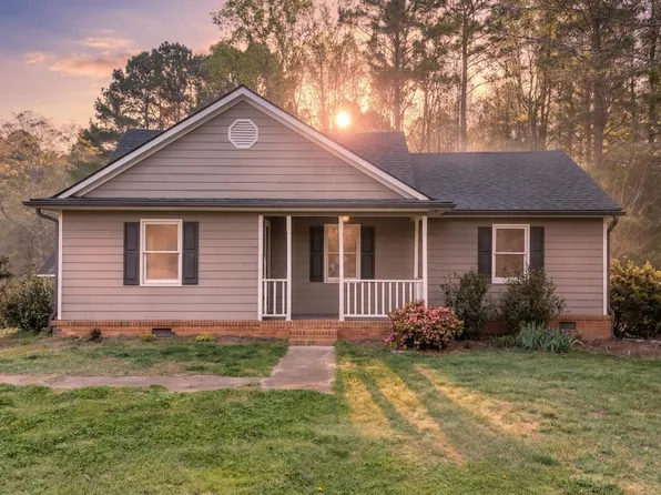 104 Riverbend Dr, Clayton, NC 27527