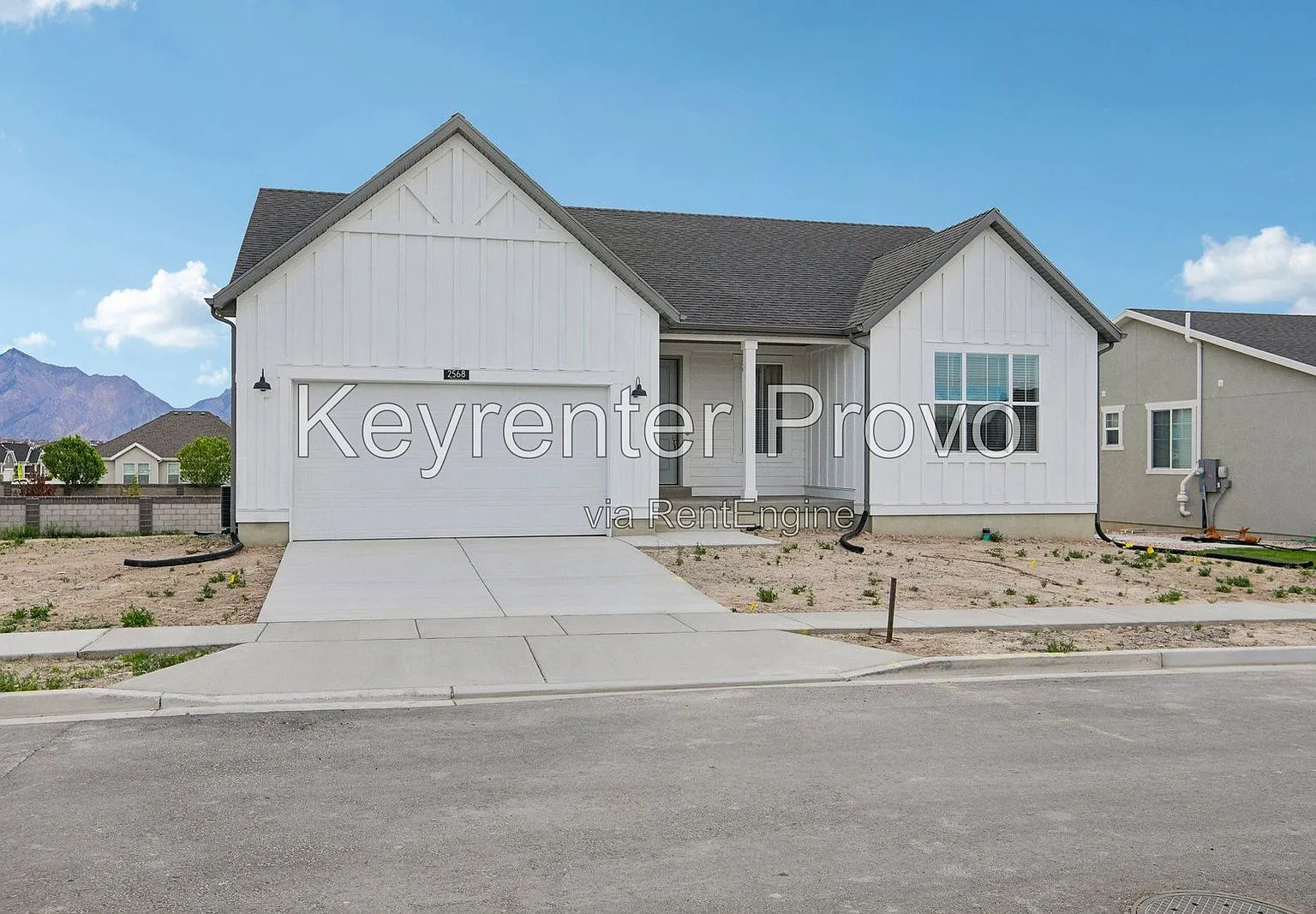 3 bed, 2.0 bath, 3239 sqft, $2,600 — Photo 4