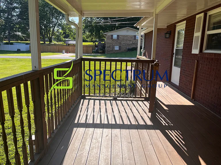 1733 Hugh Dr — Photo 29