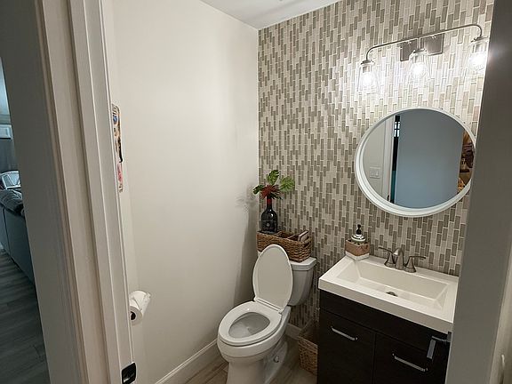 5th image of 5316 E Nisbet Rd