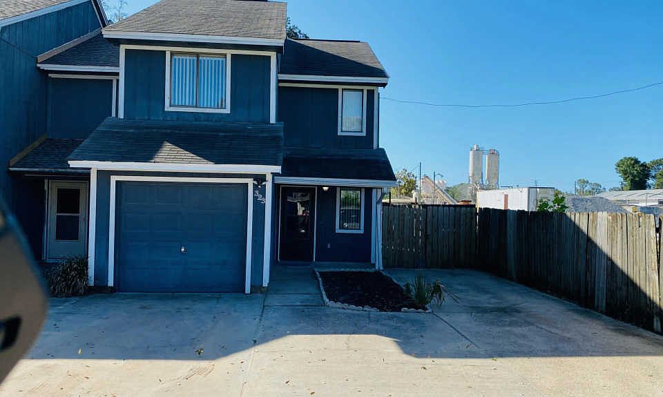 1st image of 323 Olympia Ct #12