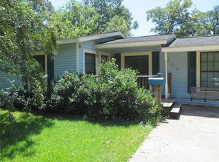 704 Azalea St, Lake Jackson, TX 77566