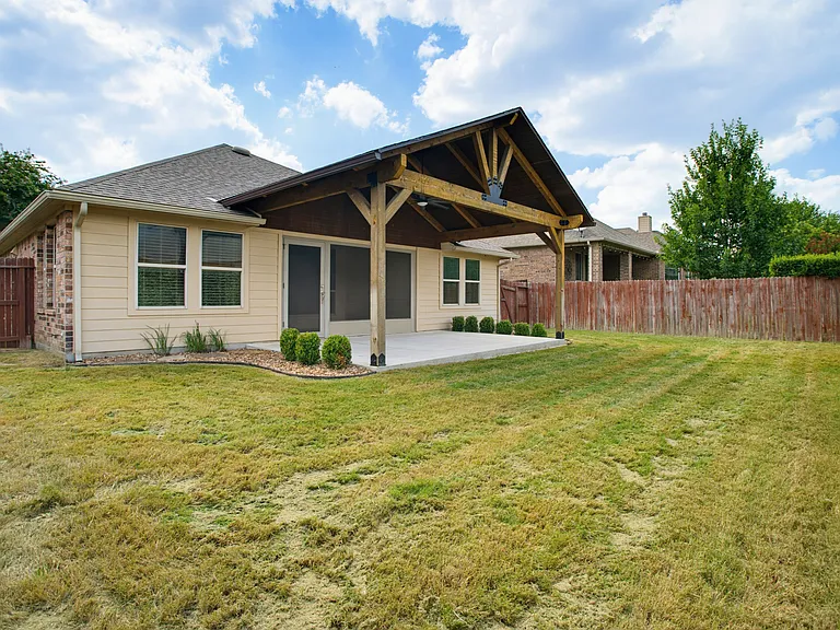 30612 Holstein Rd — Photo 29