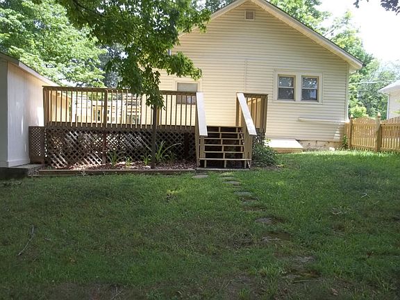 2nd image of 923 Avenue A