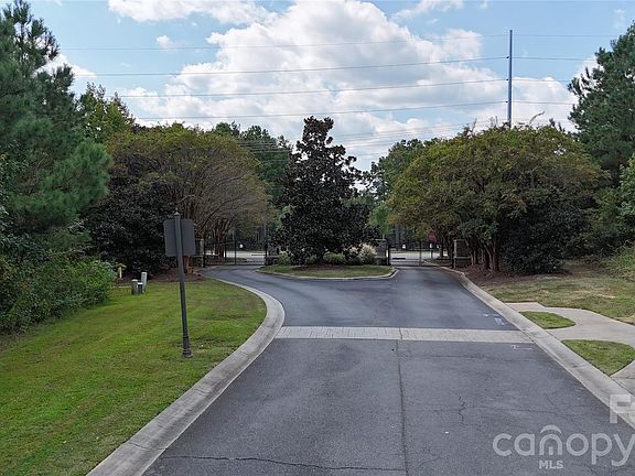 5th image of 8335 Victoria Lake Dr