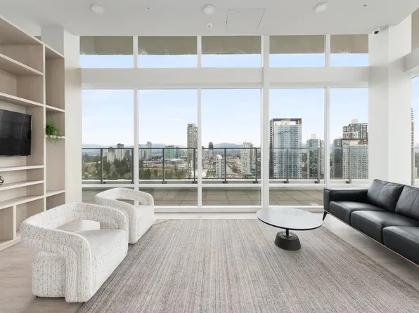 9675 King George Blvd #215, Surrey, BC V3T 0T7