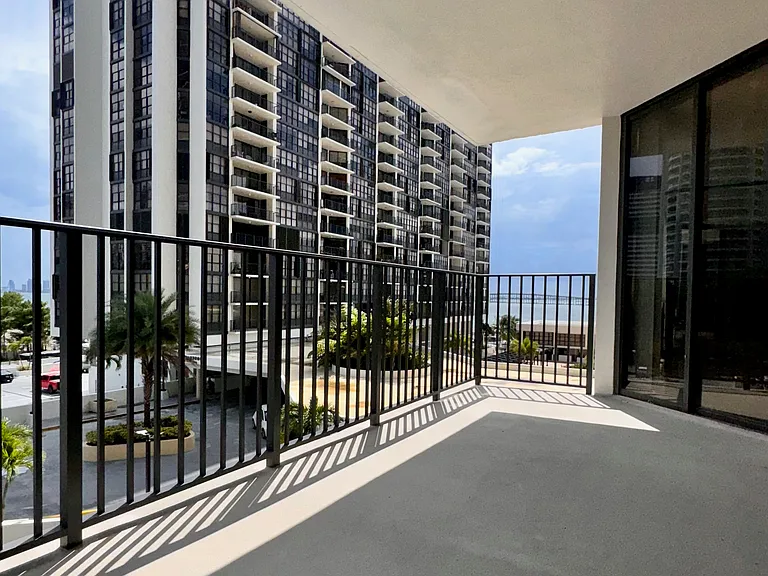 1901 Brickell Ave #B512 — Photo 34