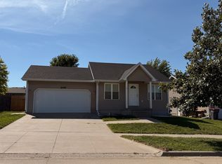 2447 NW 45th St, Lincoln, NE 68524