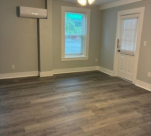 3rd image of 41 Exeter Rd #2