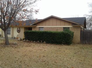 604 Bridle Ave, White Settlement, TX 76108