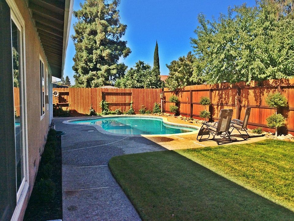2nd image of 655 Cornell Dr