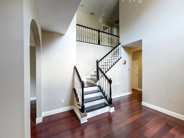 425 New Parkside Dr — Photo 4