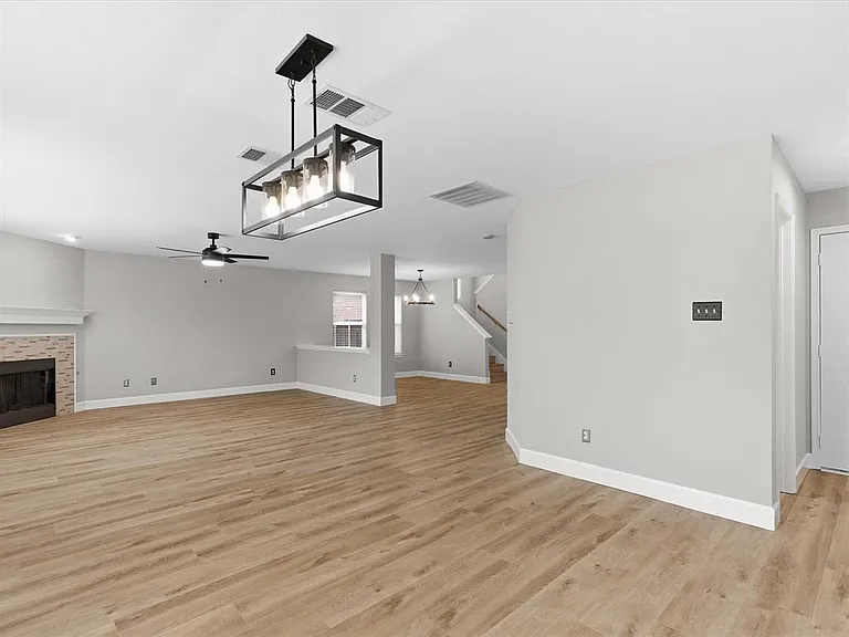 1316 Hunter Ln — Photo 9