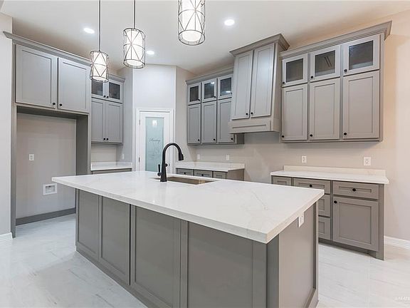3rd image of 505 E Lorenzana St