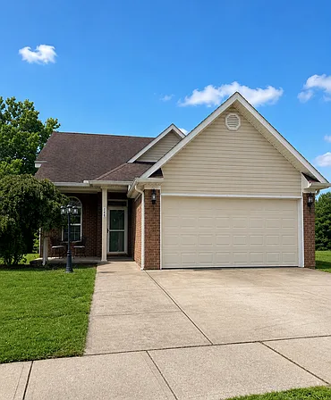 4 bed, 2.5 bath, 1452 sqft, $2,000 — Photo 1