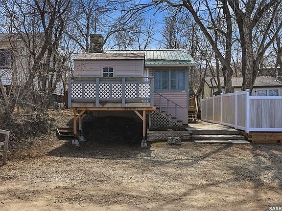 2nd image of 228A Green AVENUE