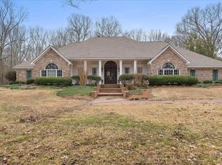 2205 E 3rd St, Forest, MS 39074
