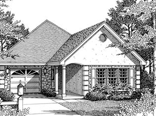 3 Fillmore St, Le Roy, NY 14482