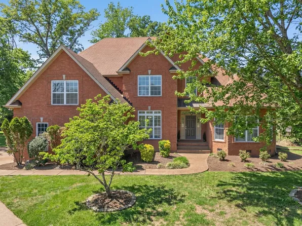 3104 Shropshire Ct, Thompsons Station, TN 37179