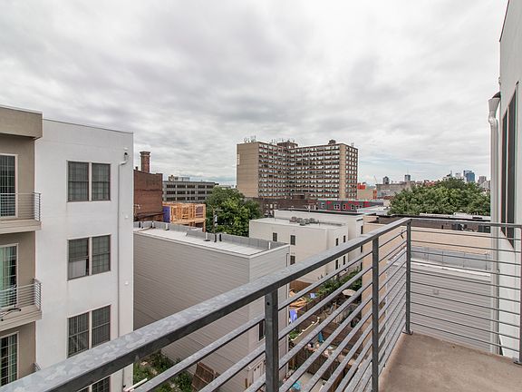 4th image of 1325 N 15th St APT 409