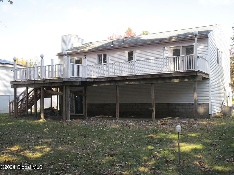 4th image of 4 Thoroughbred Lane