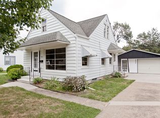 2037 G Ave NE, Cedar Rapids, IA 52402