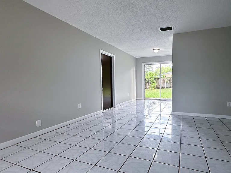 2402 E 99th Ave — Photo 12