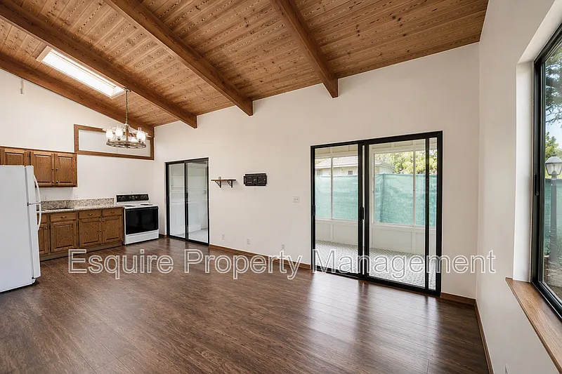 2 bed, 1.0 bath, 807 sqft, $2,895 — Photo 2