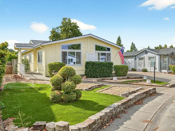 555 Freeman Rd Unit 204, Central Point, OR 97502
