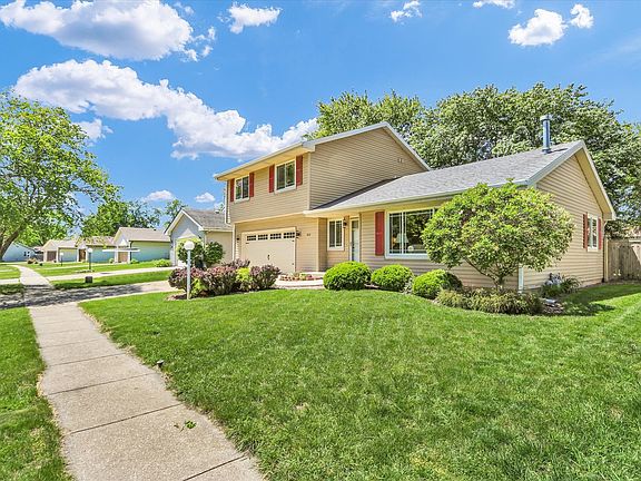 2nd image of 613 Crestview Dr