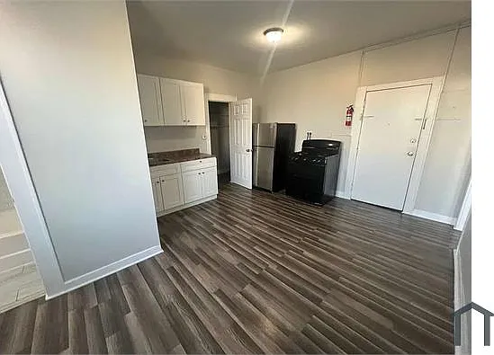 274 Vreeland Ave #V4 — Photo 2