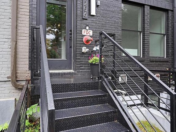 4th image of 256 15th St SE #7