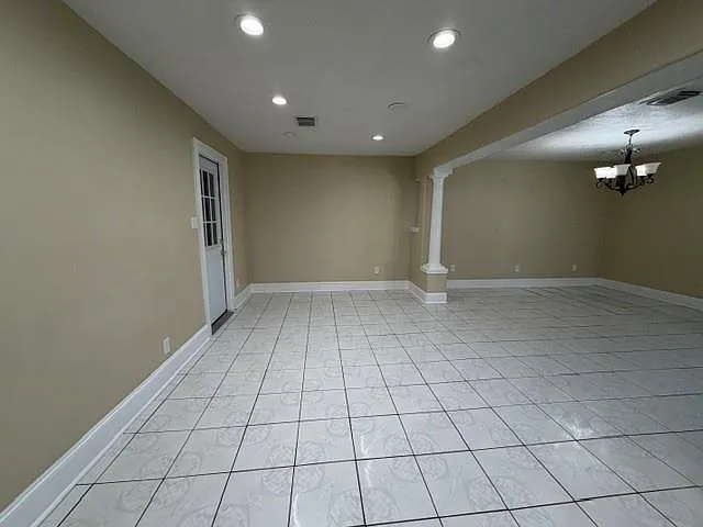402 Dunwick Ln — Photo 14