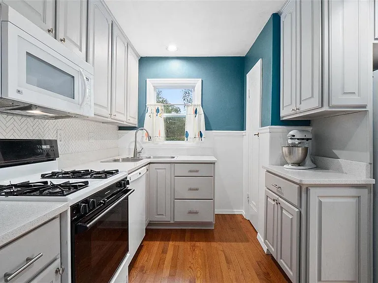 2311 Goodale Ave — Photo 7
