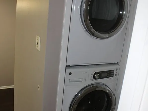 1004 Schmidt Ln, North Brunswick, NJ 08902