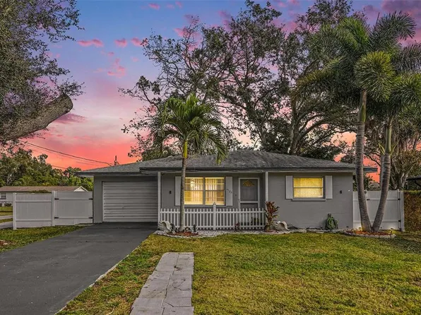 4703 33rd St W, Bradenton, FL 34207